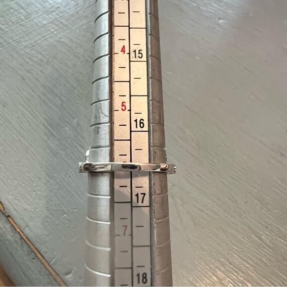 925 Sterling Silver CZ Ring Size 6 - Picture 3 of 7